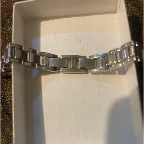 Watch - Picture 4 of 6